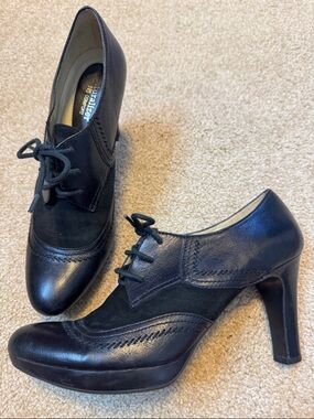 Naturalizer Black Leather & Suede Lace-Up Heeled Oxfords